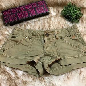 American Eagle Ladies khaki shorts